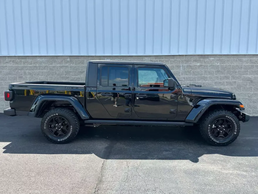 2021 Jeep Gladiator Willys photo 1