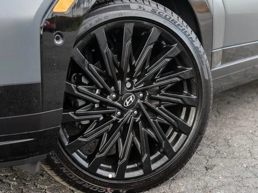 2025 Hyundai Santa Fe Calligraphy photo 1