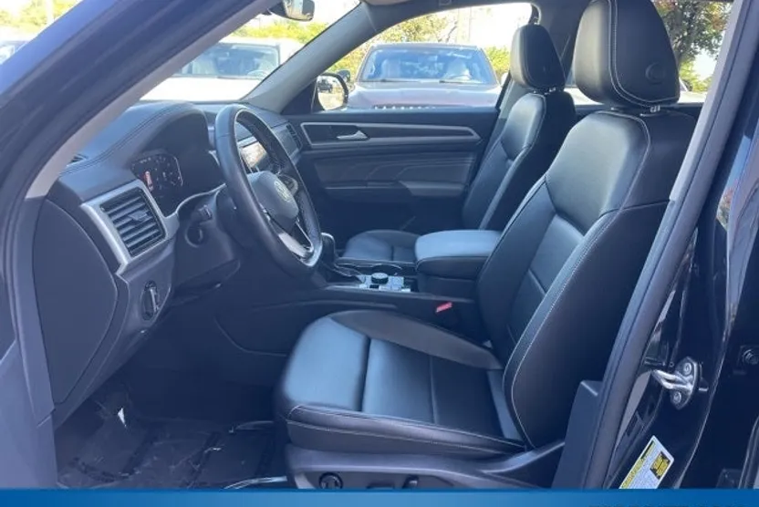 2023 Volkswagen Atlas V6 SE Technology photo 1