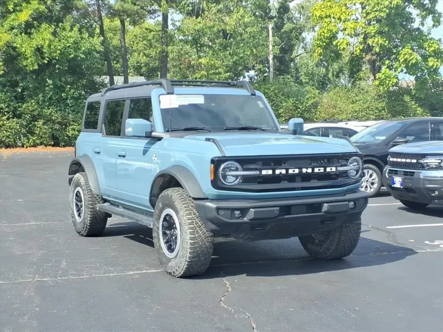 2023 Ford Bronco Outer Banks photo 1