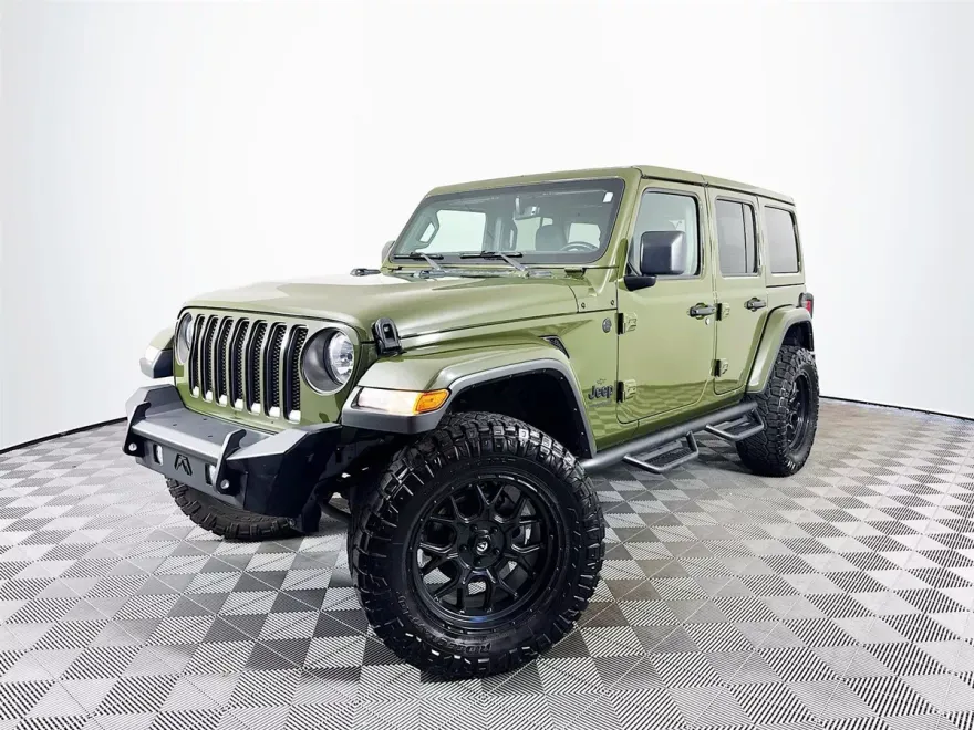 2022 Jeep Wrangler Unlimited Sahara photo 1