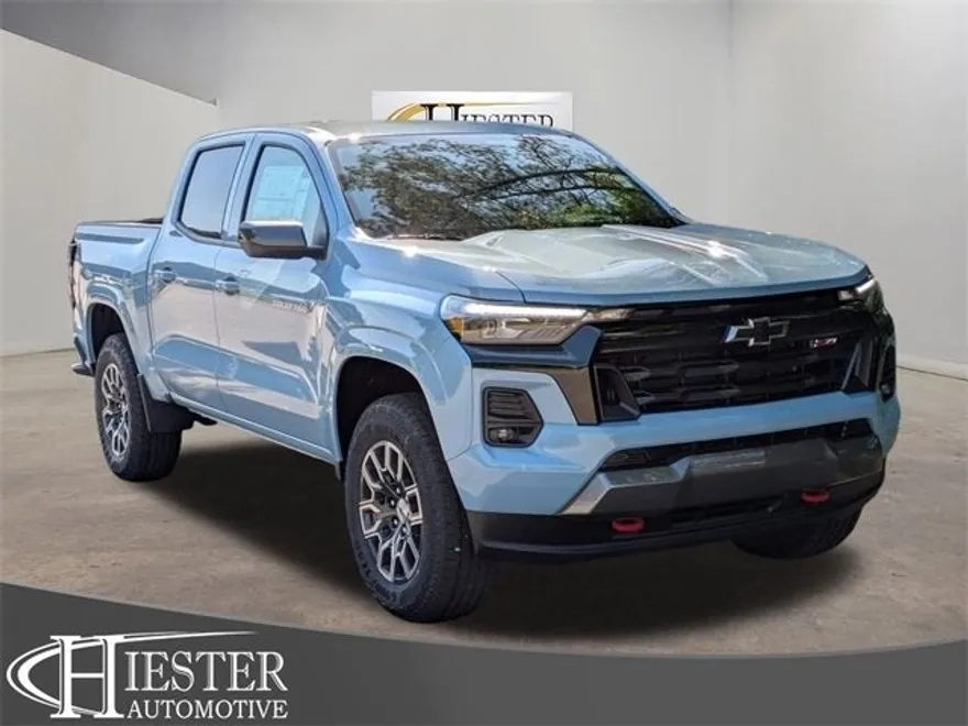 2025 Chevrolet Colorado Z71 photo 1