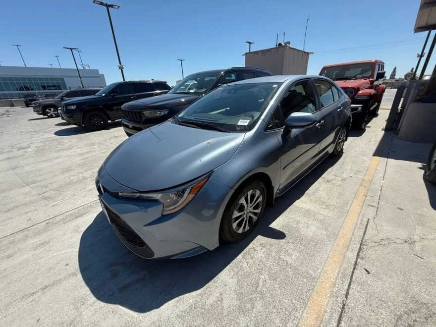 2022 Toyota Corolla Hybrid LE photo 1