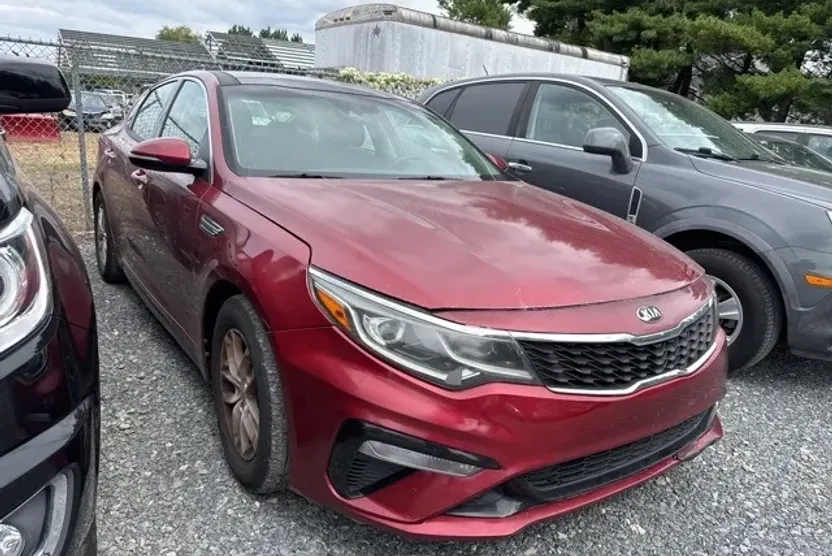 2019 Kia Optima S photo 1