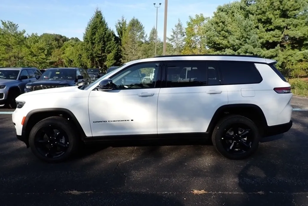 2025 Jeep Grand Cherokee Altitude X photo 1