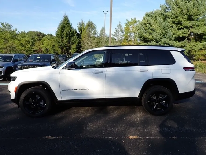 2025 Jeep Grand Cherokee Altitude X photo 1