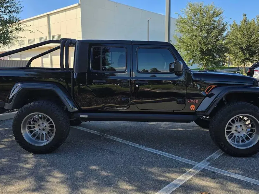 2021 Jeep Gladiator Sport S photo 1