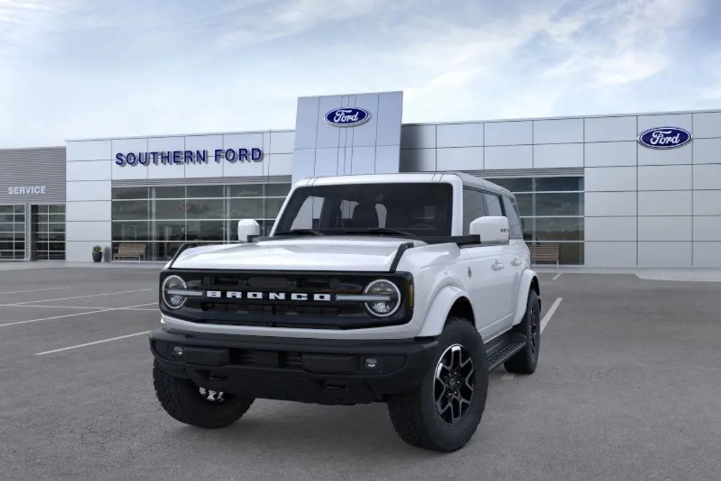 2025 Ford Bronco Outer Banks photo 1