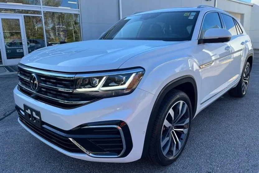 2022 Volkswagen Atlas Cross Sport V6 SEL Premium R-Line photo 1