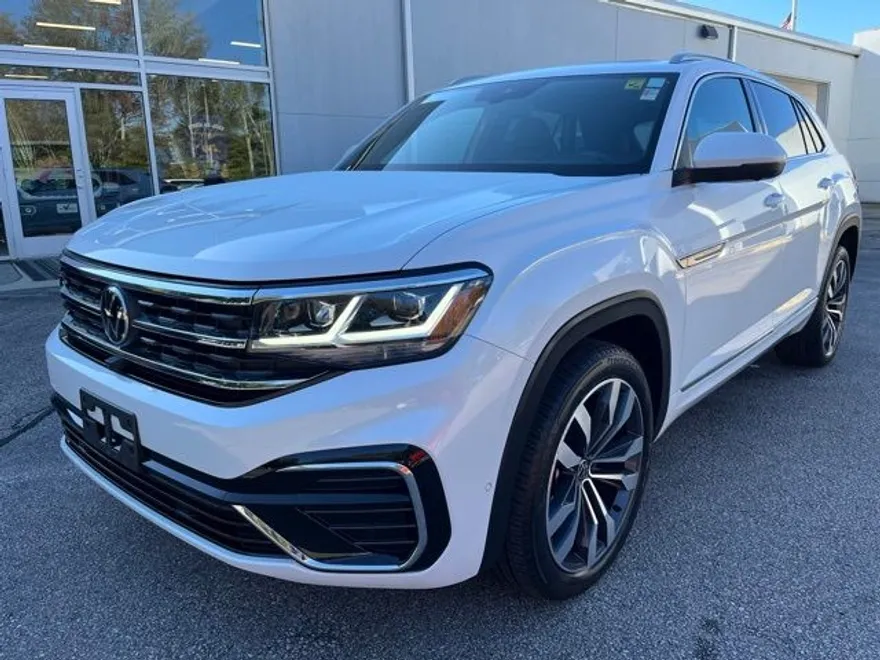 2022 Volkswagen Atlas Cross Sport V6 SEL Premium R-Line photo 1