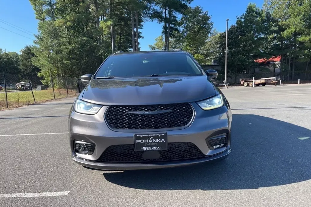 2021 Chrysler Pacifica Touring L photo 1