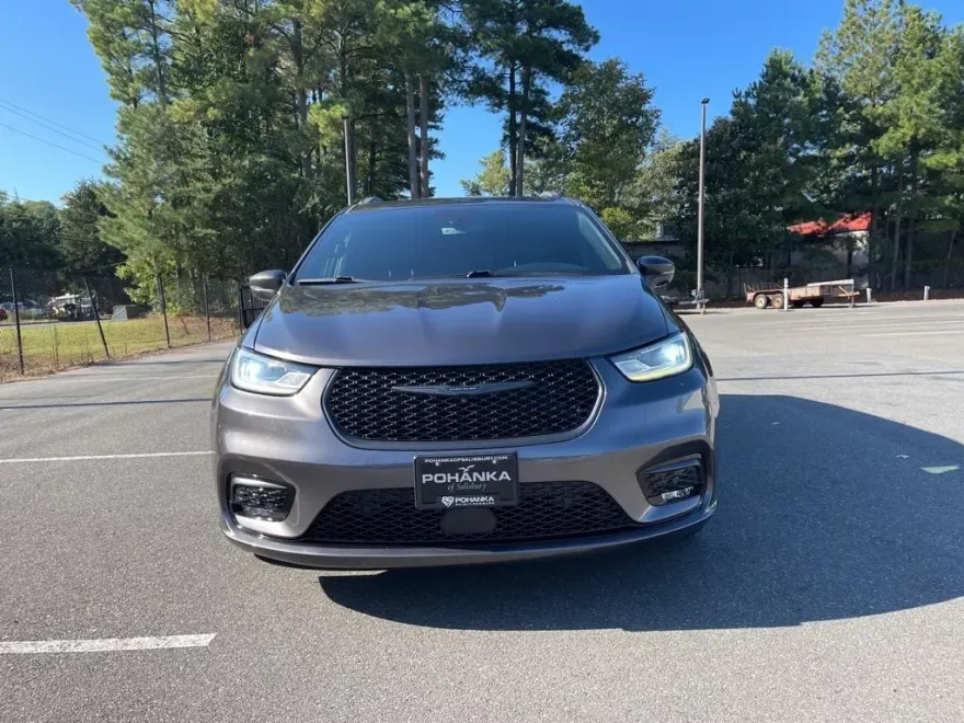2021 Chrysler Pacifica Touring L photo 1