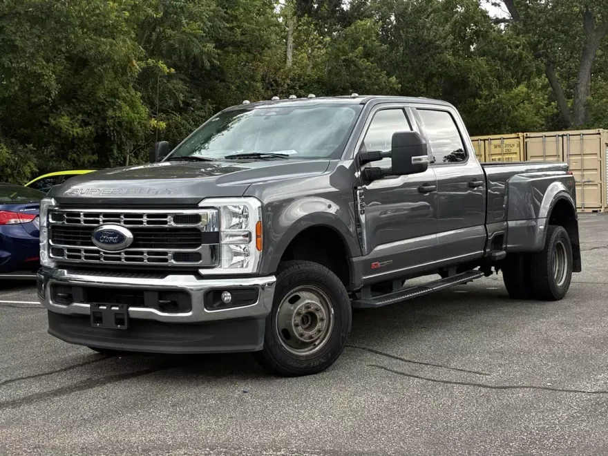 2024 Ford F-350 XLT photo 1