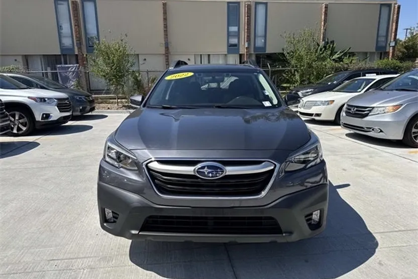 2022 Subaru Outback Premium photo 1