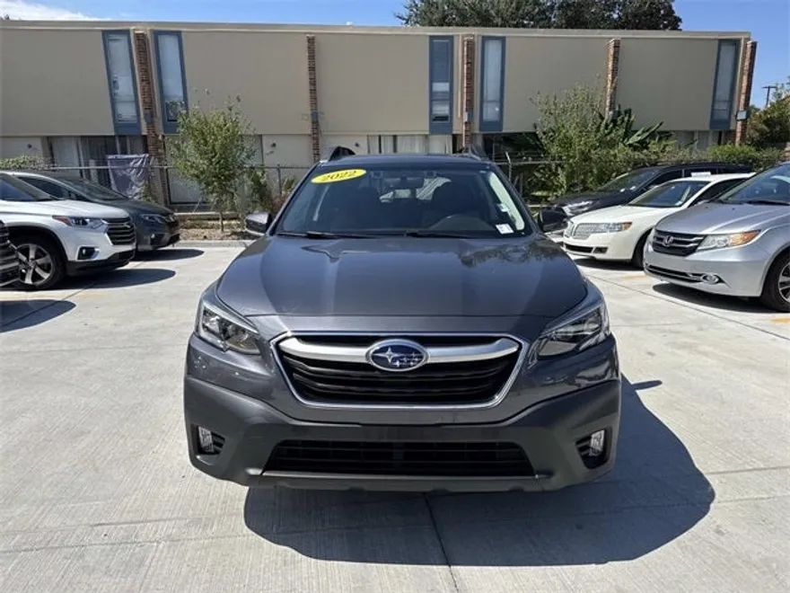 2022 Subaru Outback Premium photo 1