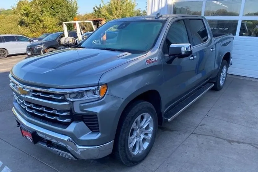 2023 Chevrolet Silverado 1500 LTZ photo 1