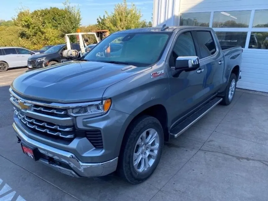 2023 Chevrolet Silverado 1500 LTZ photo 1