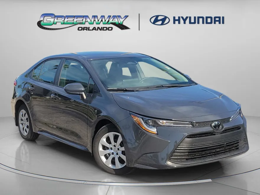 2024 Toyota Corolla LE photo 1
