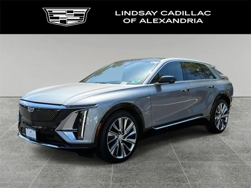 2024 Cadillac Lyriq Luxury photo 1