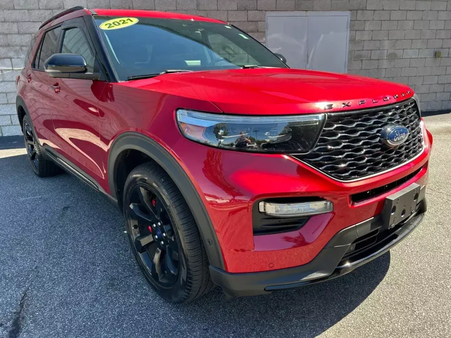 2021 Ford Explorer ST photo 1