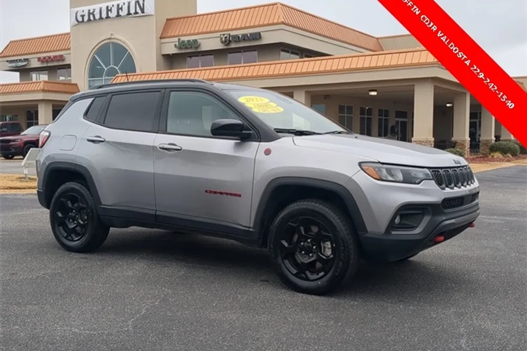 2023 Jeep Compass Trailhawk photo 1