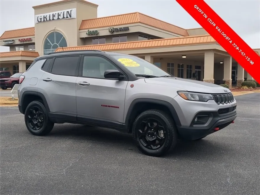 2023 Jeep Compass Trailhawk photo 1