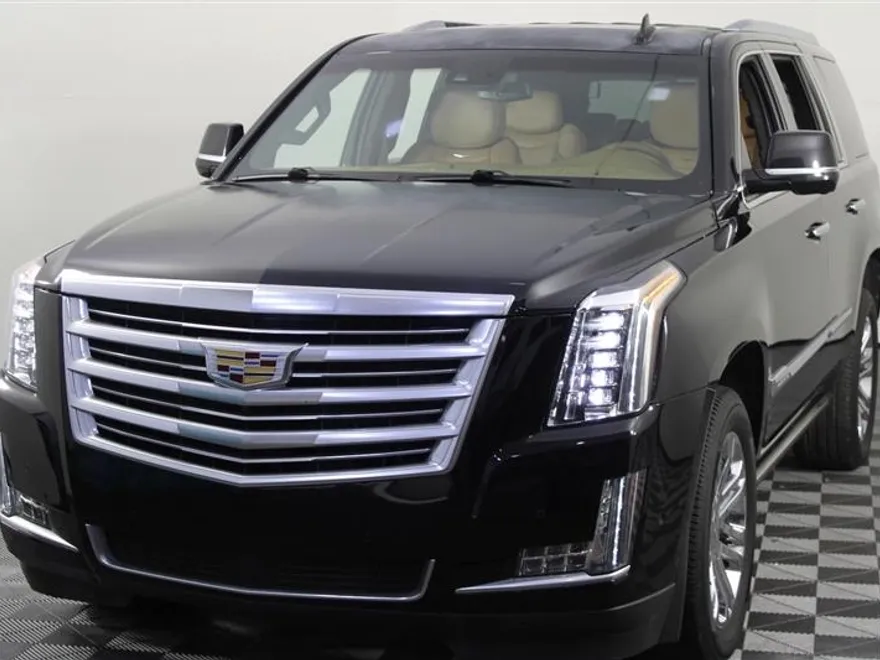 2017 Cadillac Escalade Platinum photo 1