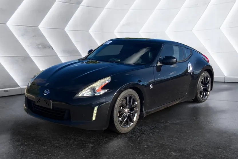 2017 Nissan 370Z Base photo 1