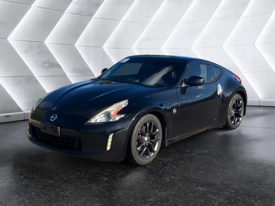 2017 Nissan 370Z Base photo 1