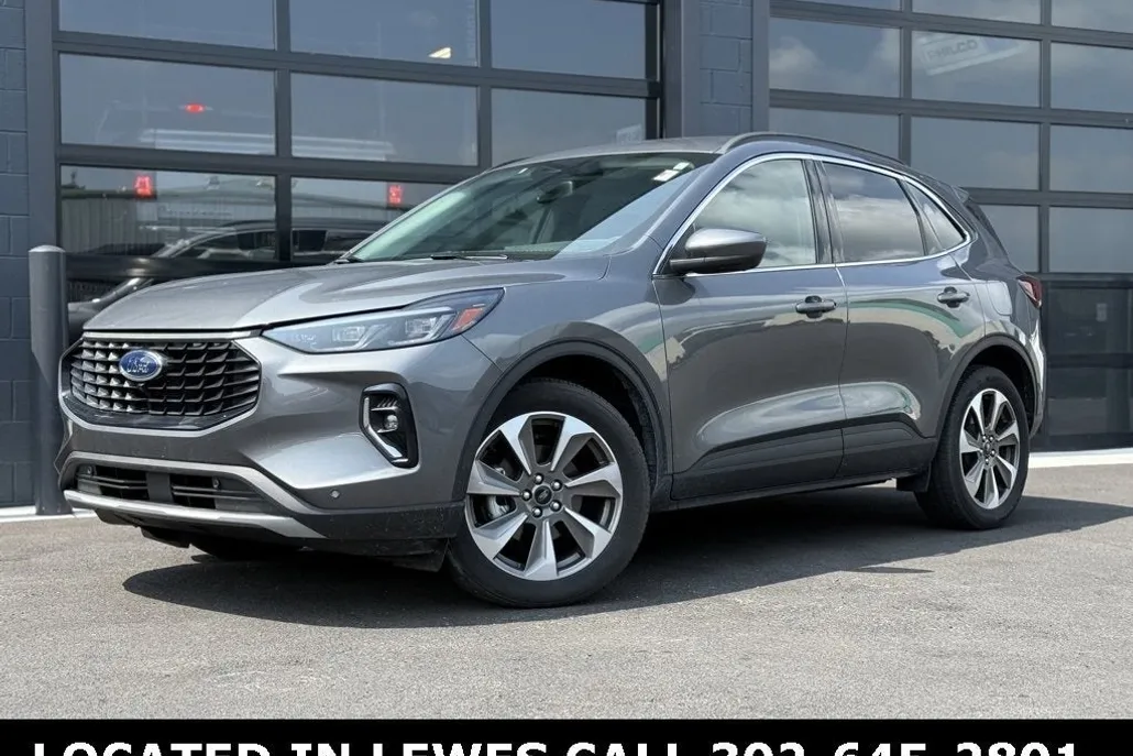 2023 Ford Escape Platinum photo 1