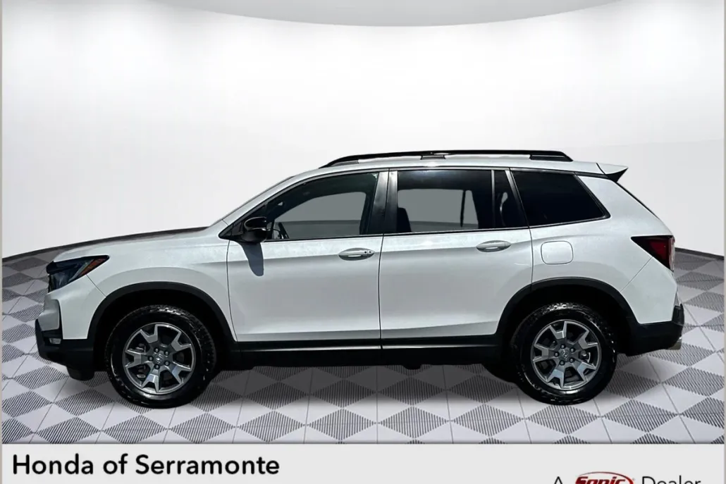 2023 Honda Passport TrailSport photo 1