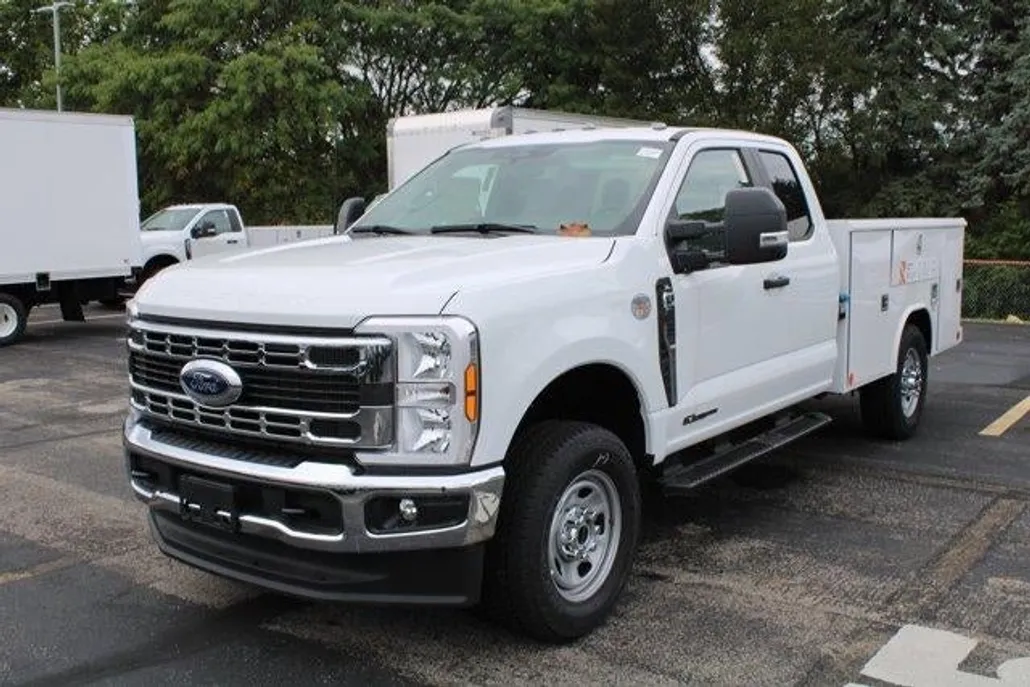 2024 Ford F-350 XL photo 1