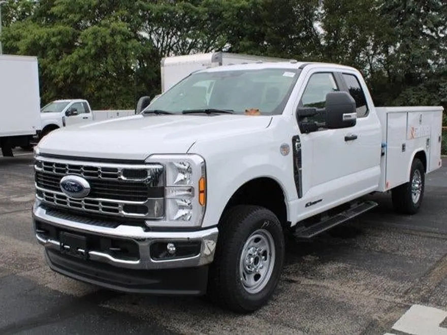 2024 Ford F-350 XL photo 1