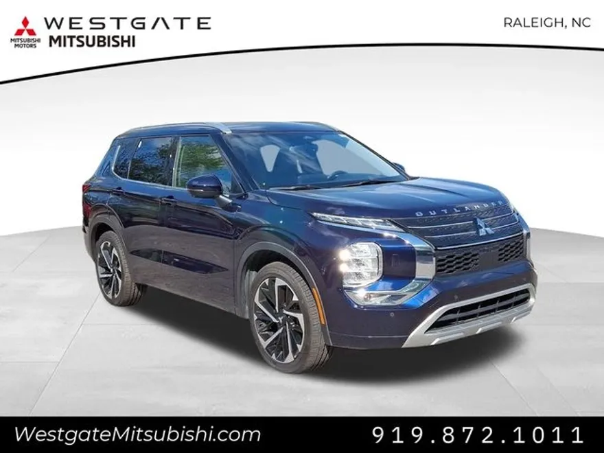 2022 Mitsubishi Outlander SEL photo 1