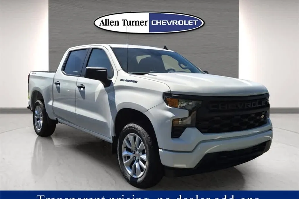 2025 Chevrolet Silverado 1500 Custom photo 1