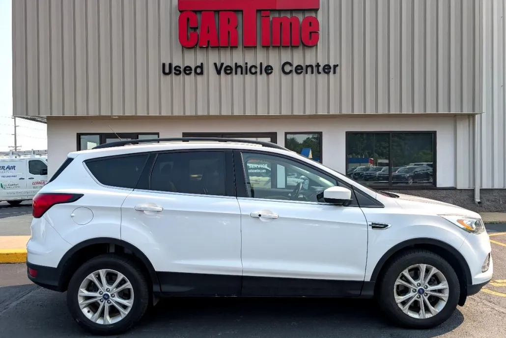 2019 Ford Escape SEL photo 1