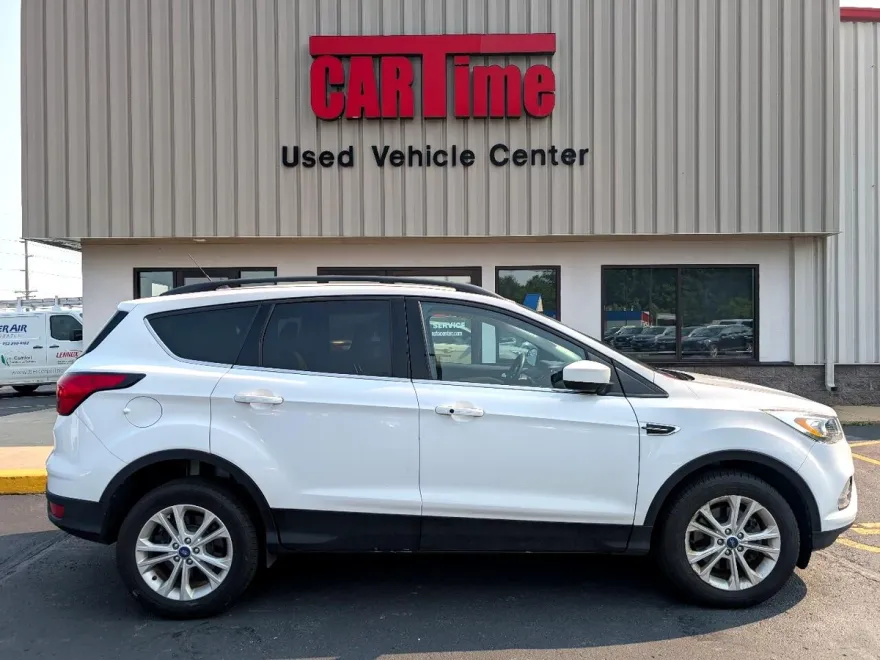 2019 Ford Escape SEL photo 1
