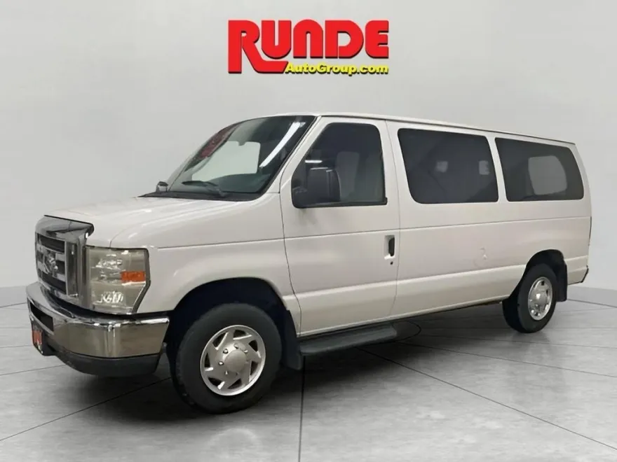 2011 Ford E-150 photo 1