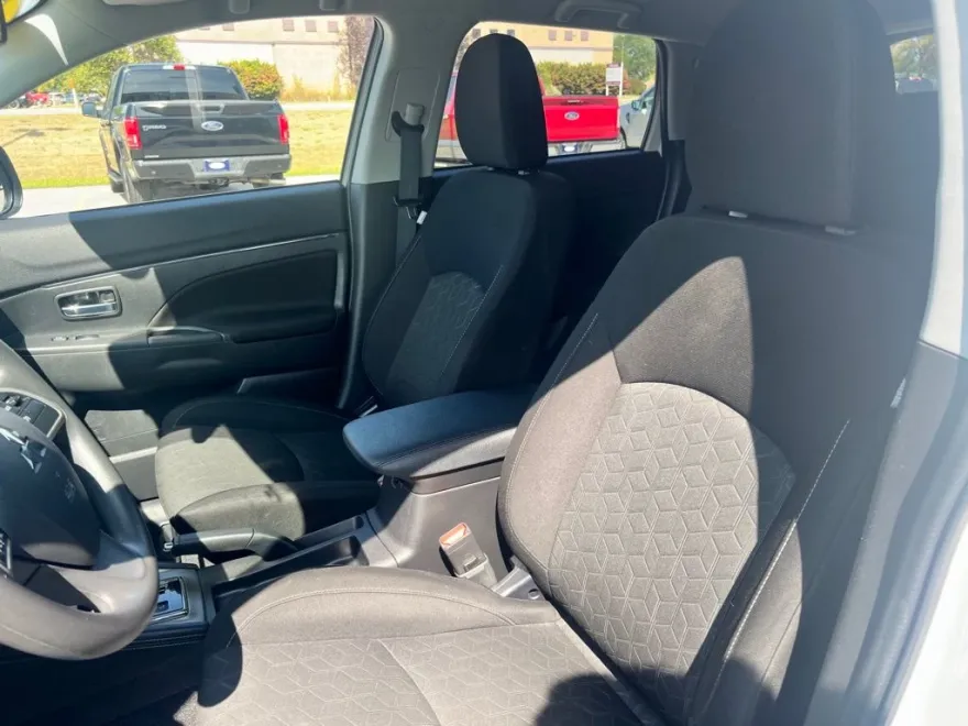 2021 Mitsubishi Outlander Sport ES photo 1