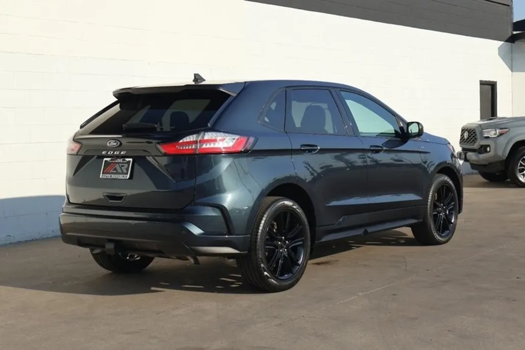 2022 Ford Edge ST-Line photo 1