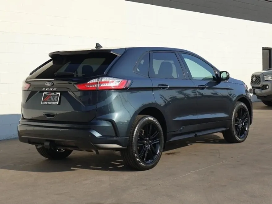 2022 Ford Edge ST-Line photo 1