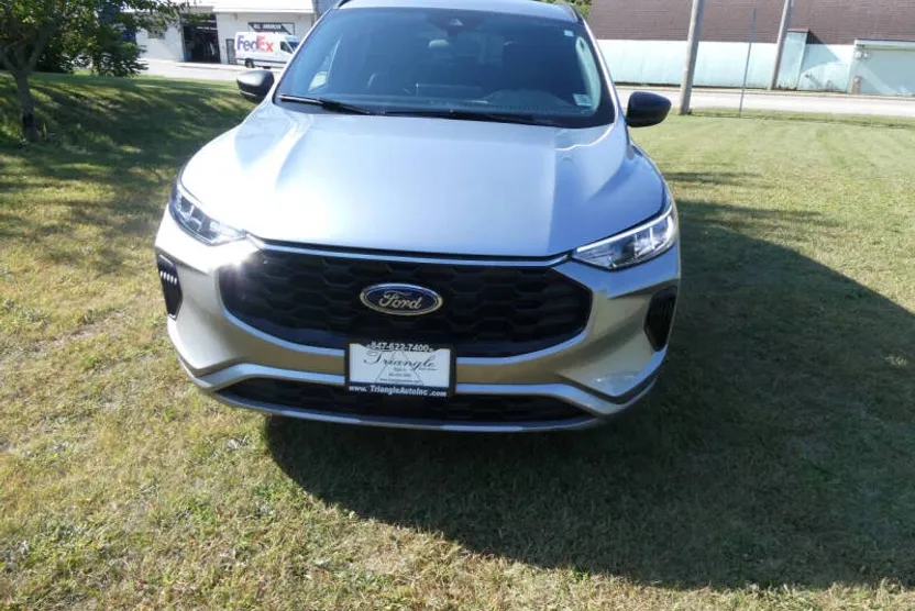 2023 Ford Escape ST-Line photo 1