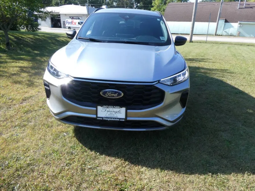 2023 Ford Escape ST-Line photo 1