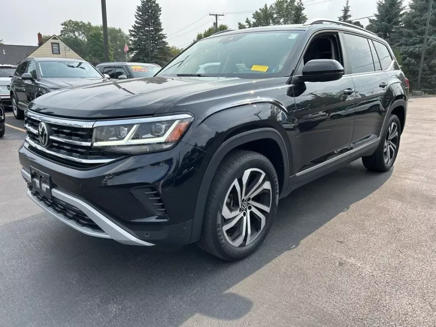 2022 Volkswagen Atlas SEL photo 1