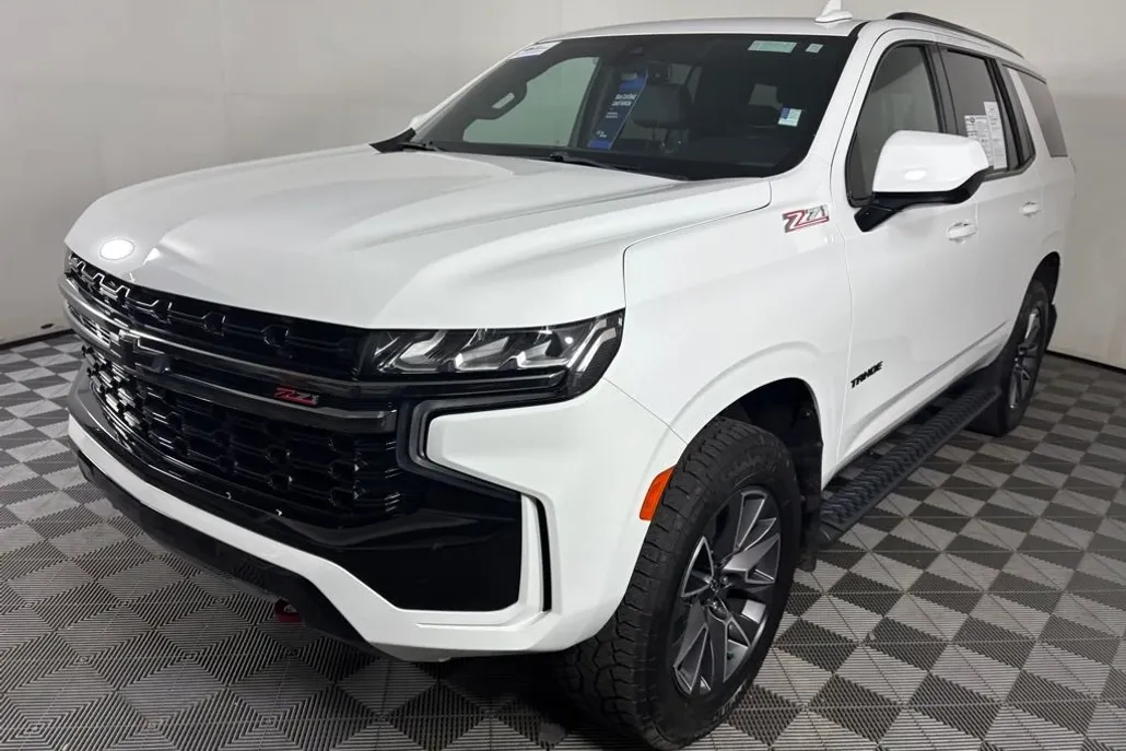 2021 Chevrolet Tahoe Z71 photo 1