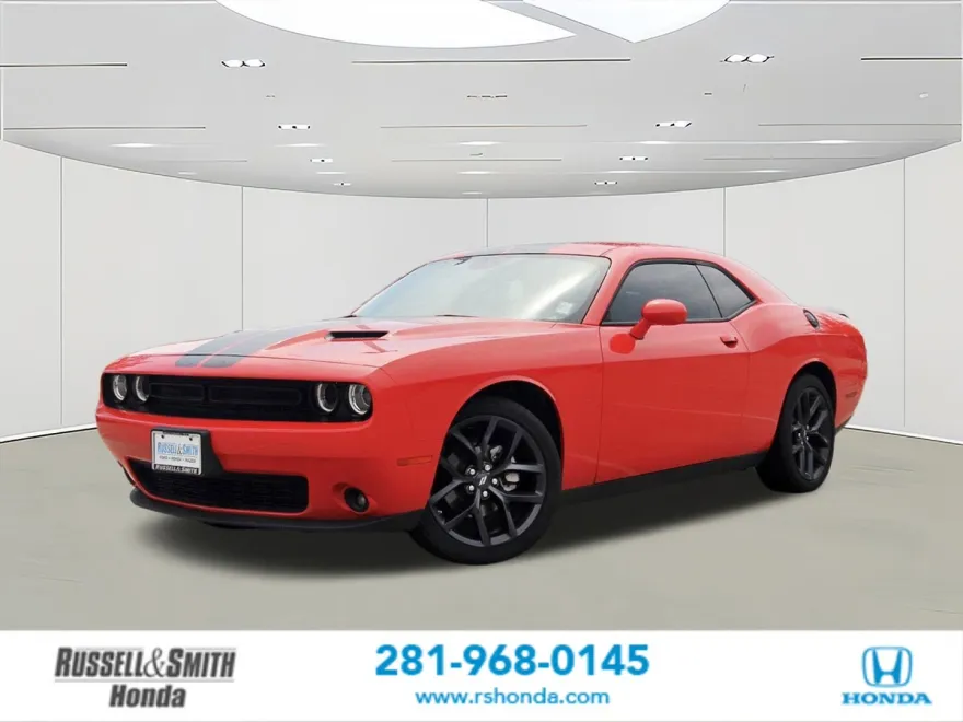 2023 Dodge Challenger SXT photo 1