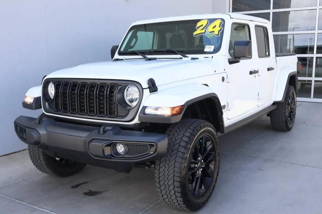 2024 Jeep Gladiator Sport photo 1