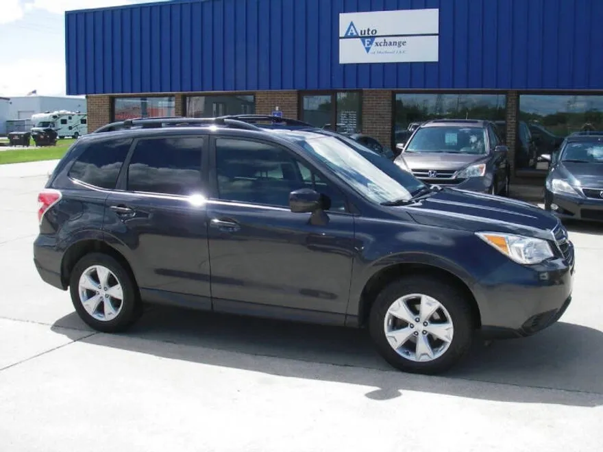 2016 Subaru Forester 2.5i Premium photo 1