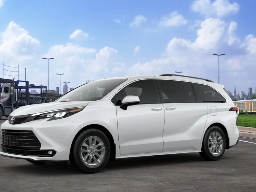 2025 Toyota Sienna XLE photo 2