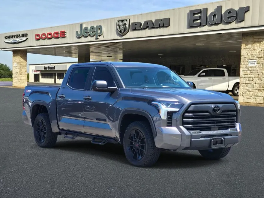 2023 Toyota Tundra SR5 photo 1